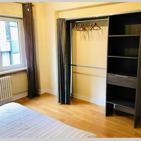 Apartment Avec Balcon Centre *