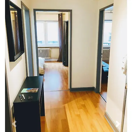 Apartment Avec Balcon Centre