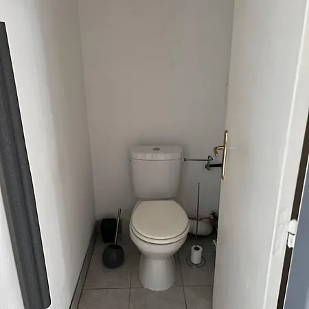 Apartment Avec Balcon Centre